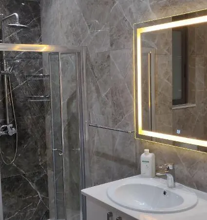 Apartment Minute Walk To The Sea